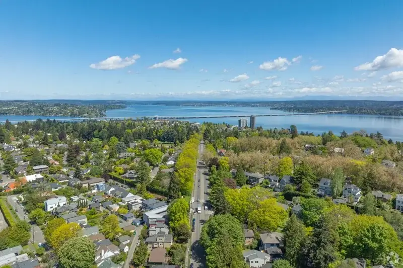 Image of Denny-Blaine Neighborhood in Seattle where priscila's cleaning service offer cleaning services